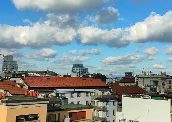 Beautiful Floor House With View In The Center! Mailand