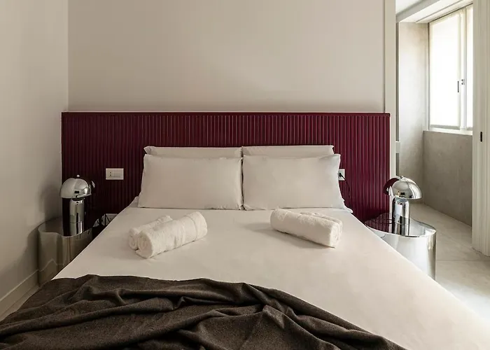 Quiet Luxury Retreat Design & Comfort Al Duomo Apartamento Milán