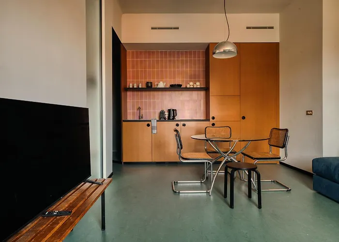 Just Urban Stays - Chic Retro 1Br Apartment -10 Min By Tram To Duomo