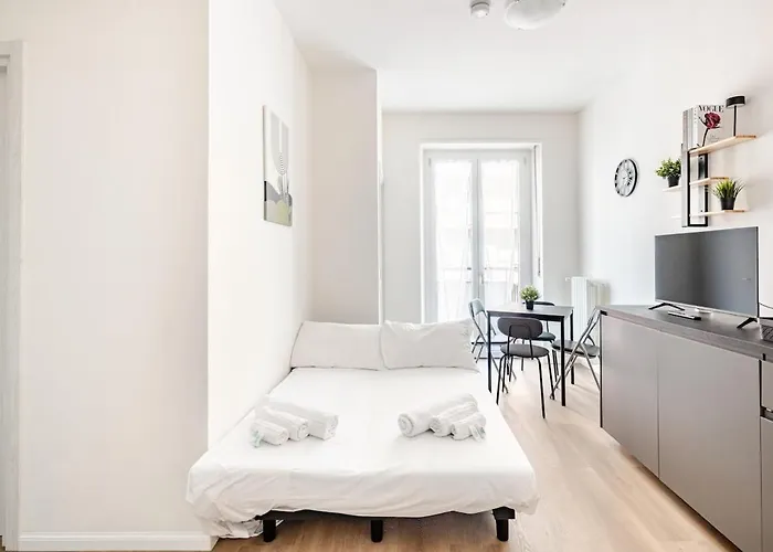 Moderno Vicino Metro M5 Apartamento *