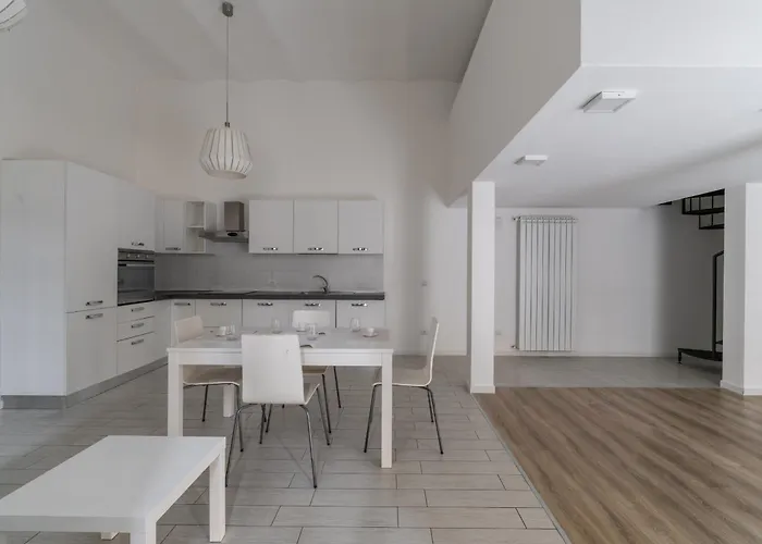 Spazioso Loft In Col Di Lana Appartamento Milano
