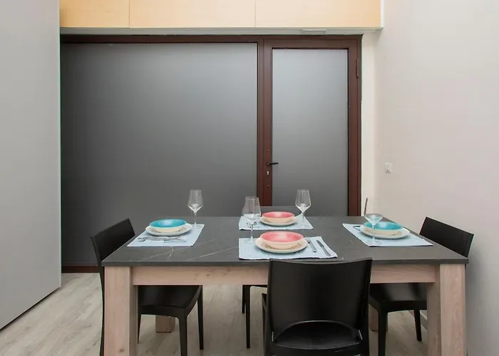 Amaranth Sempione Milaan