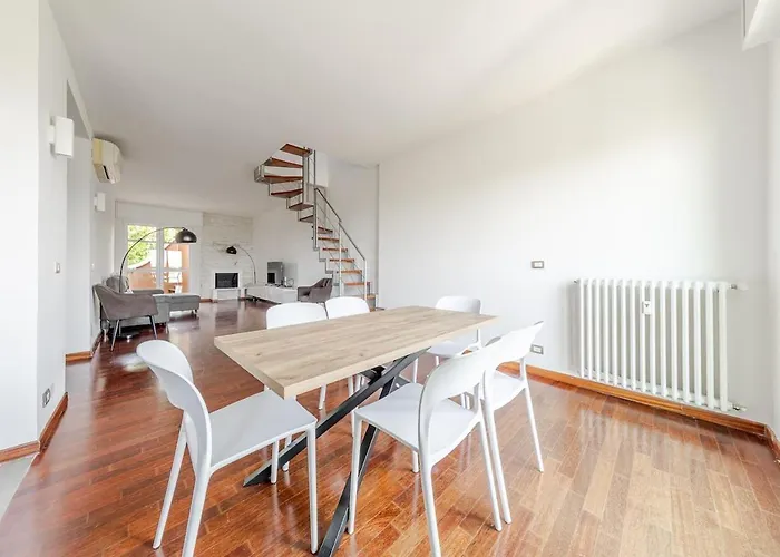 Panoramic Penthouse With Terrace In