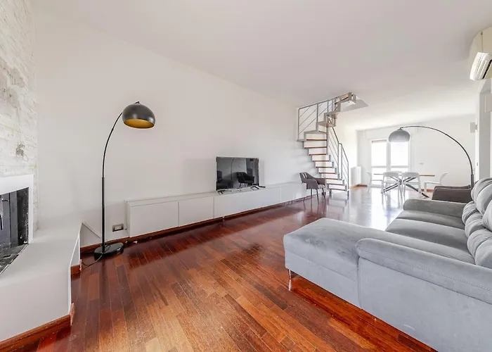 Panoramic Penthouse With Terrace In 公寓 *