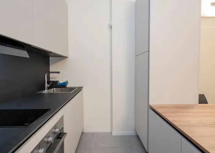 Duomo M5 A Stone's Throw From The Subway ミラノ