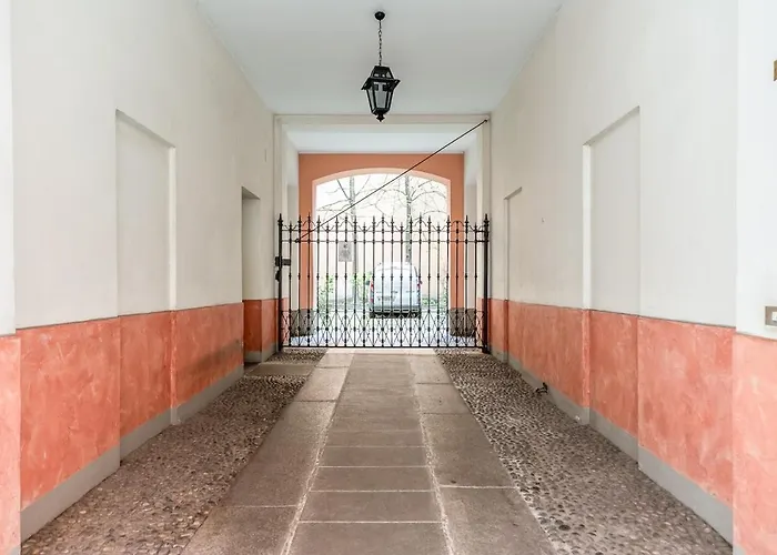 Stylish With Balcony - Brera Apartament *