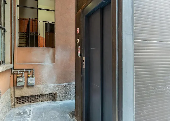 Stylish With Balcony - Brera Mediolan