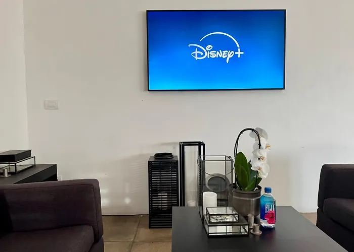 アパート Urban Retreat Minutes Away From Duomo Cathedral ミラノ