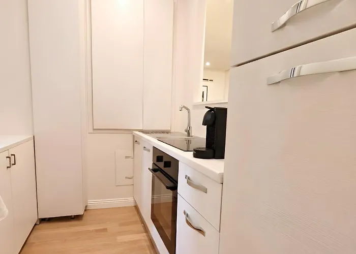 Chic Liberty Flat In Porta Venezia Center, Subway 1 Min, Ac, Wifi Апартаменты *