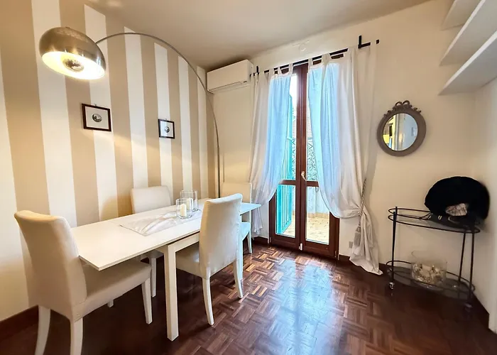 Niccolini 33 In Sarpi Milan