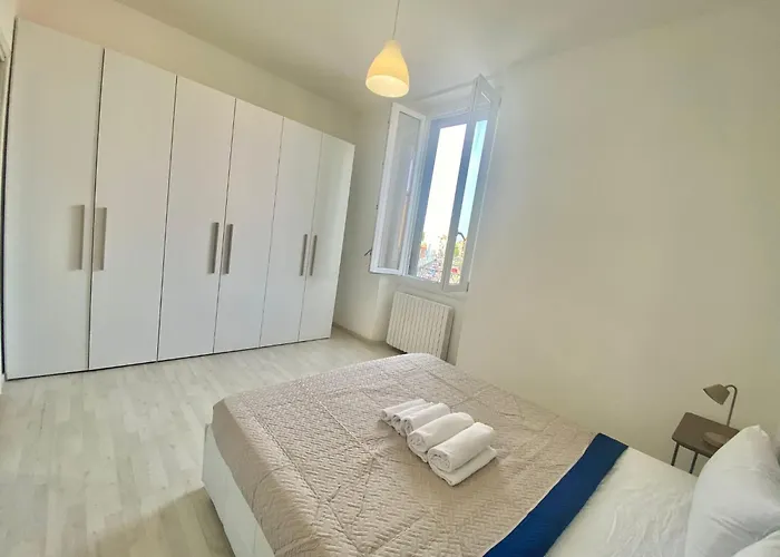 Modica Home, Nel Cuore Di Famagosta, In Posizione Tranquilla Milan