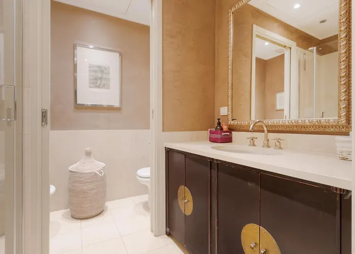 Duomo - San Babila - Elegante Trilocale Con Balcone * Mailand