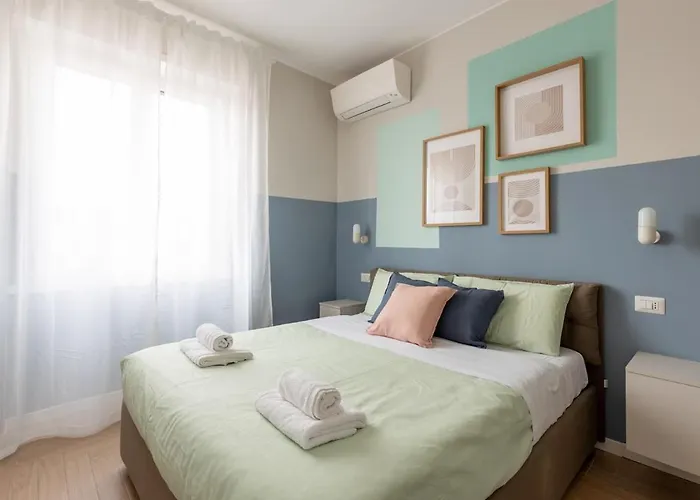 Bdc - Tender 2bdr At Navigli Area * Милан