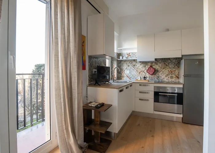 Ortles Urban Near Fondazione Prada Apartmán *