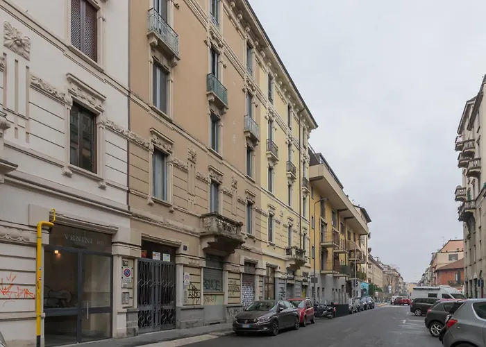 M1 M2 A Short Walk From The Subway Daire