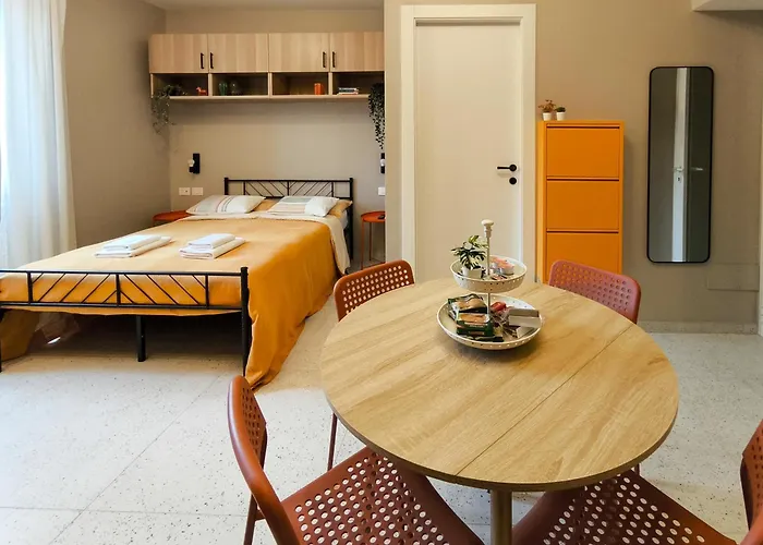 Drops & Dots In The Key Area Of شقة ميلان