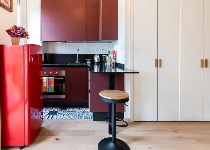 דירה Modern Near Bocconi & Navigli מילאנו