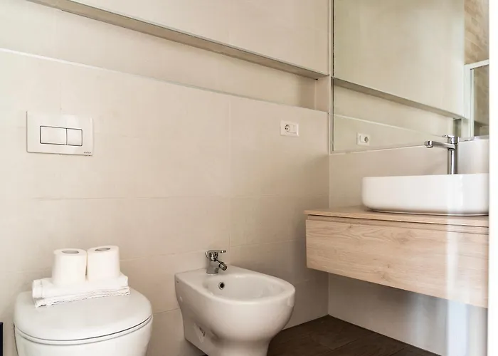 아파트 Youhosty - With Ac, Metro Stop *