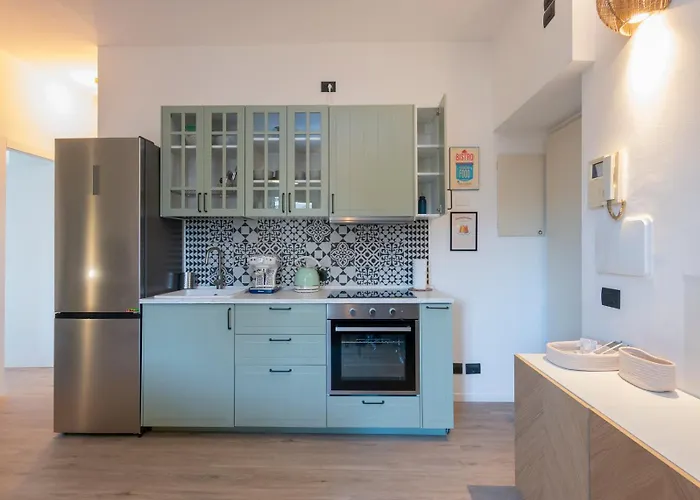 Bright Top-floor With Private Terrace 밀라노