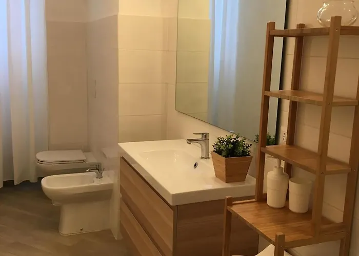 Casarudy-2 Bedrooms & Bathrooms Station Apartment *