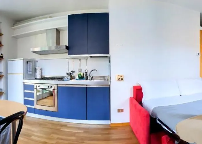 Casa Altaguardia Porta Romana Metro M3 *