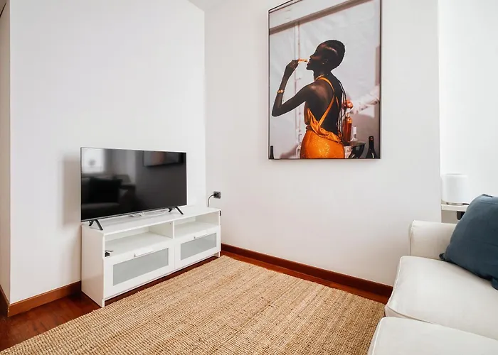 Elegant - Lorenteggio Apartment *