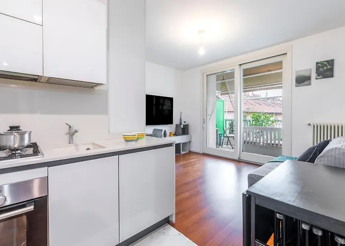 Stylish Flat In Nolo District By Metro Rovereto Apartman