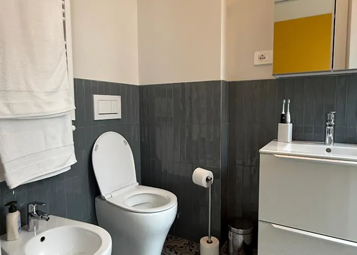 Modern 2br-2ba - Nolo - 2 Min To Metro *