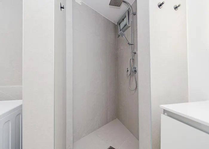 Bnbest San Siro 6 Pax