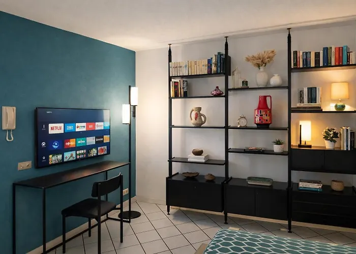 Urban Flat Melzo * ميلان