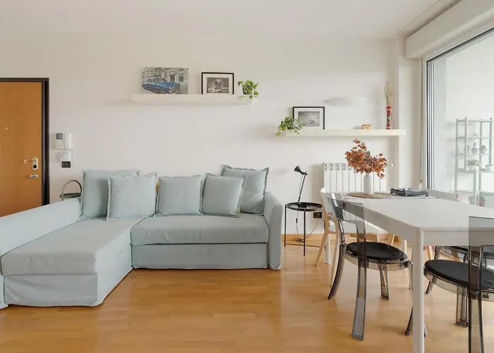 Guesthost - Cozy Santa Giulia