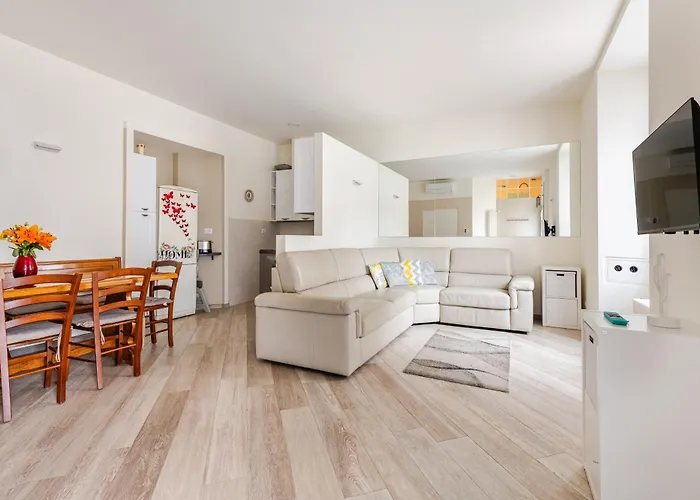 アパート Brera Art In