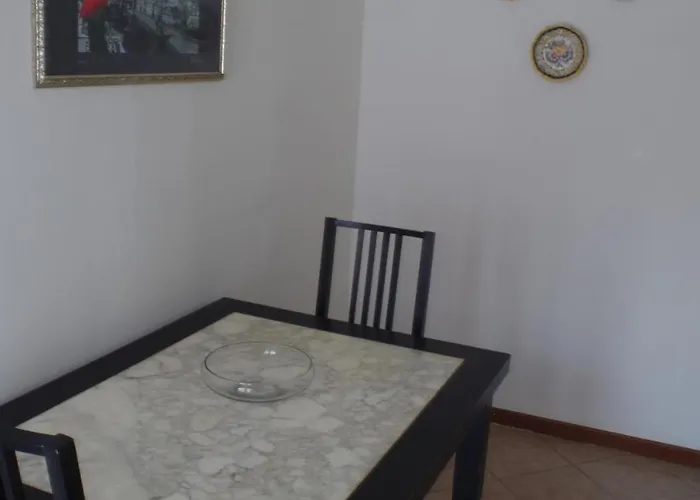 Monolocale Porta Romana E Ben Collegato アパート