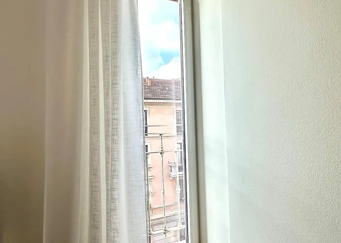 Sandrix - Stylish And Exclusive In Tricolore Милан