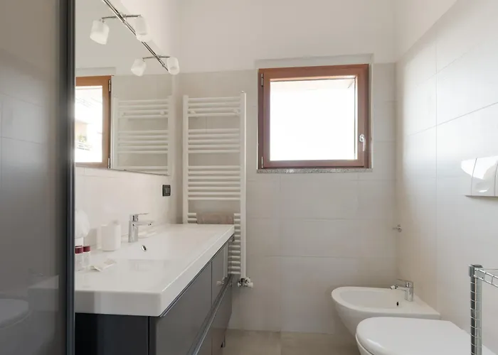 Guesthost - Modern Pirelli Milan