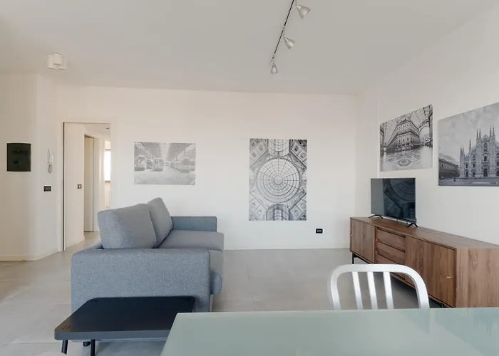 Guesthost - Modern Pirelli *