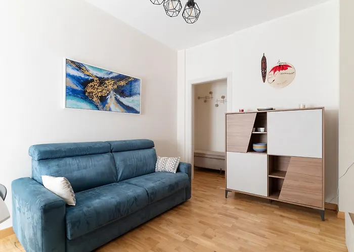 Guesthost - Stylish Flat In Navigli District Апартаменты Милан