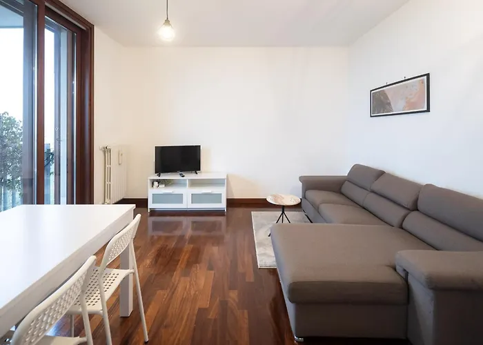 Sky Garden - Private Garage *