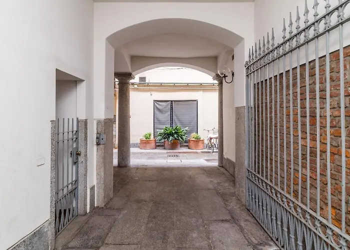 In The Heart Of Charm And Comfort On The Navigli アパート ミラノ