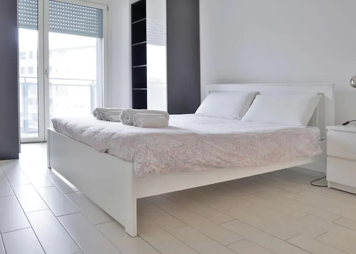 アパート 3br With Large Terrace - 800m From San Leonardo M1 *