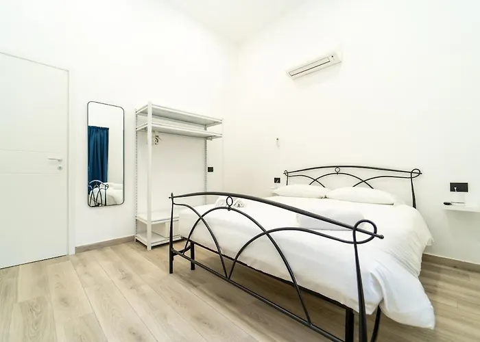 Cozy With Wifi And Ac & Parking Mailand