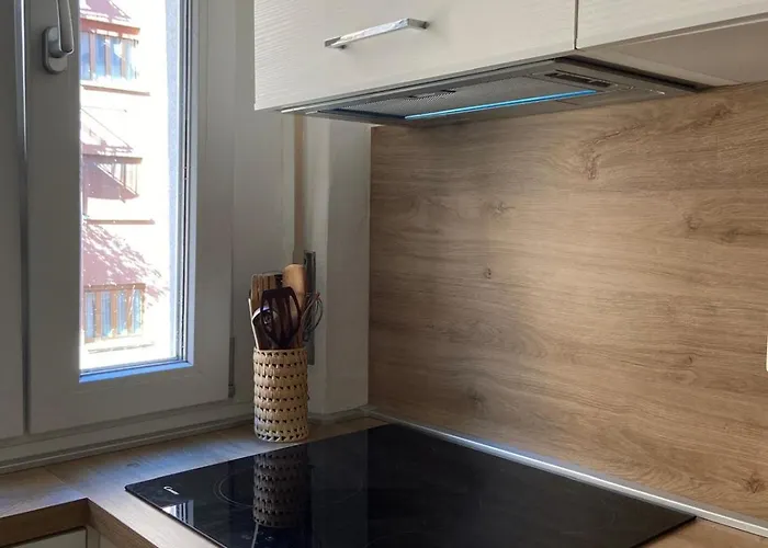 Golden House Arbe Apartament *