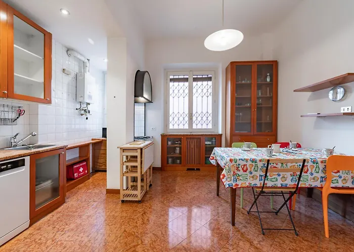 4 Min From Porta Genova Station With Whirlpool Apartman *