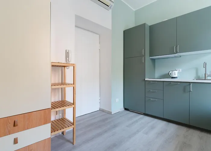 アパート Youth M2 Abbiategrasso Assago Tram 15 Duomo ミラノ