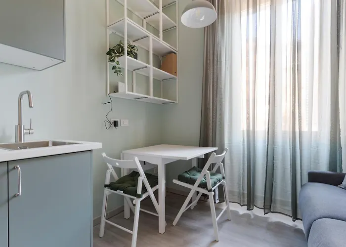 Youth M2 Abbiategrasso Assago Tram 15 Duomo アパート ミラノ