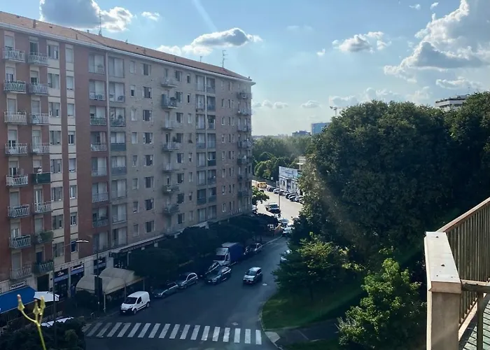 Bright Large In * Milán