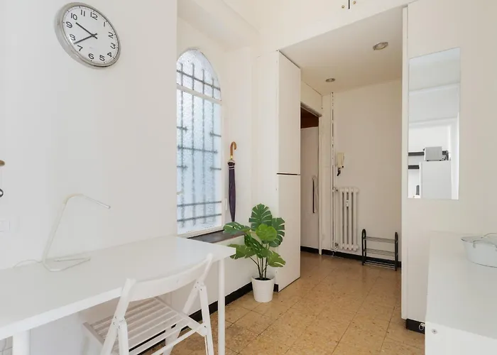 Guesthost - Porta Romana Lovely ミラノ