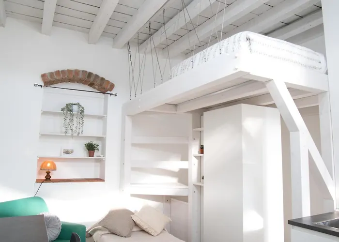 Cozy Navigli Loft Apartment Milan