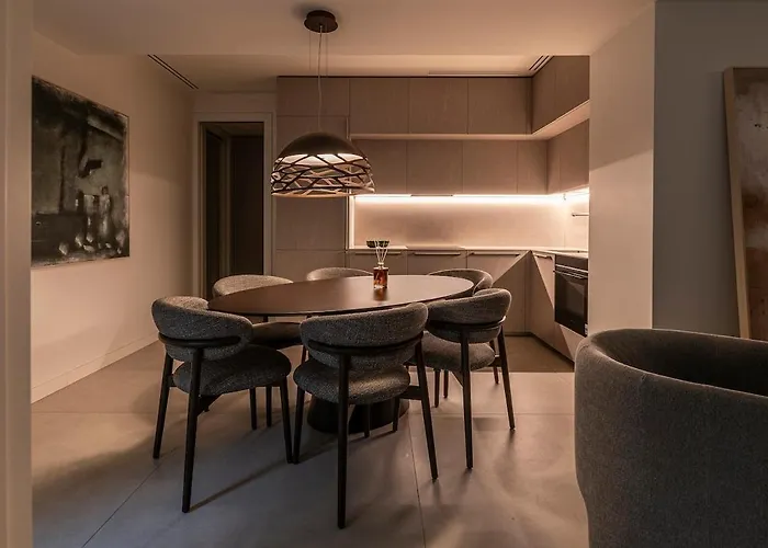 Quiet Luxury Retreat Design & Comfort Al Duomo * Milán