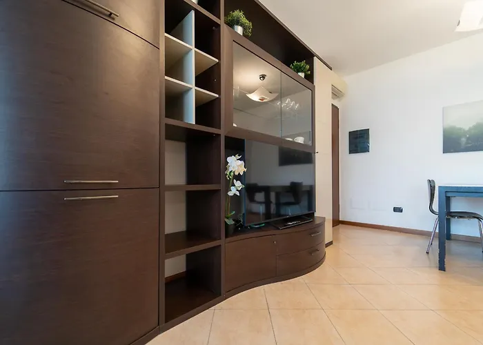 Moderno Con Garage, Wi-fi, Aria Condizionata E Terrazzo 아파트 *